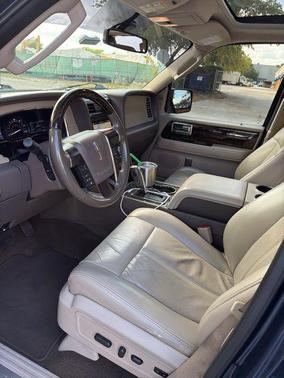 Sapphire Blue Metallic 2017 Lincoln Navigator L Select