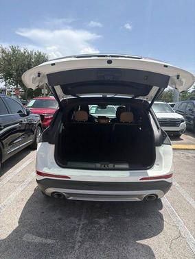 White Metallic 2022 Lincoln Corsair Reserve