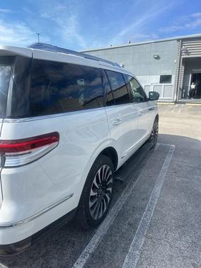 2022 Lincoln Navigator Black Label