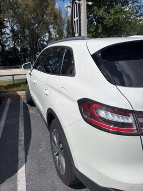 White Metallic 2022 Lincoln Nautilus Standard