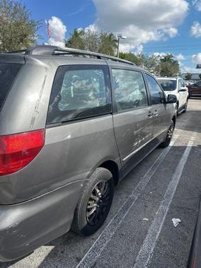 2004 Toyota Sienna CE