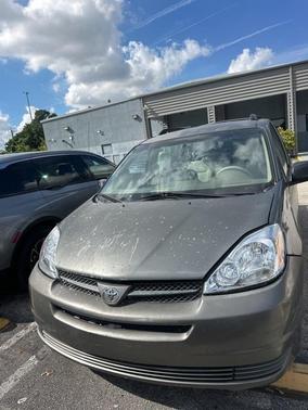 2004 Toyota Sienna CE
