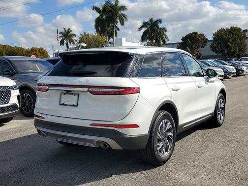 2023 Lincoln Corsair Standard