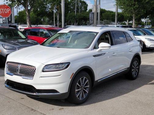 White Metallic 2022 Lincoln Nautilus Standard