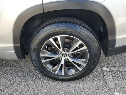 2018 Toyota Highlander LE