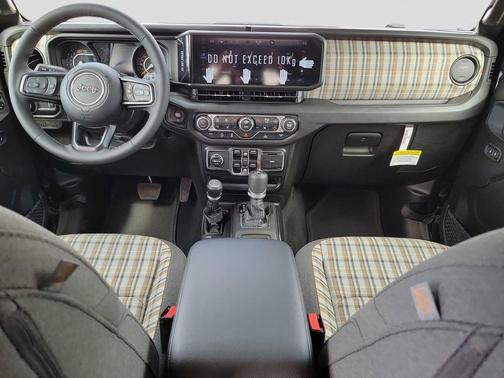 Black Clearcoat 2026 Jeep Wrangler 85th Anniversary