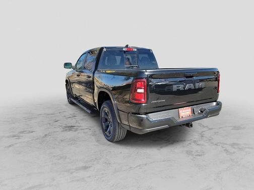 Diamond Black Crystal Pearlcoat 2026 RAM 1500 Lone Star