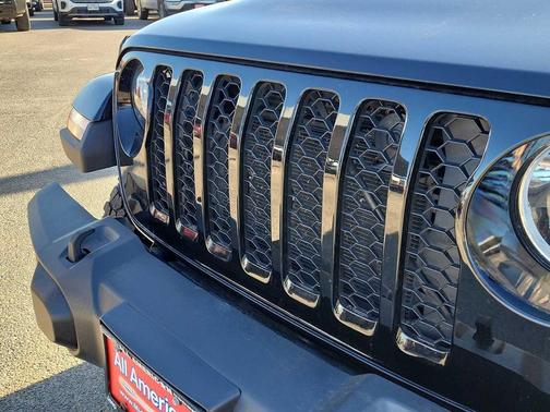 2023 Jeep Gladiator Sport