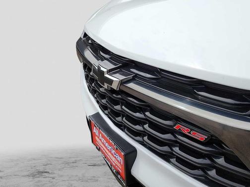 Summit White 2024 Chevrolet Trax FWD 2RS