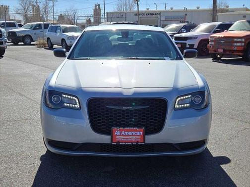 2023 Chrysler 300 Touring