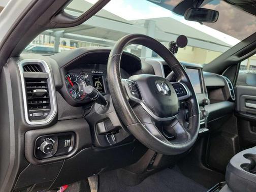 2022 RAM 2500 Big Horn Crew Cab 4x4 6'4' Box