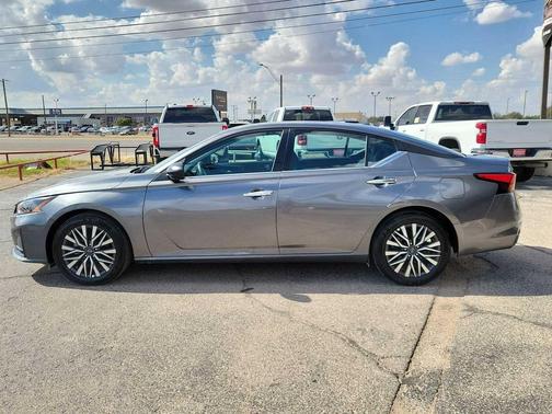 2025 Nissan Altima SV FWD