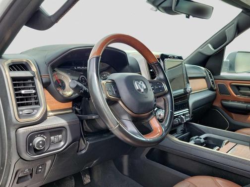Ivory White Tri-Coat Pearlcoat 2022 RAM 1500 Longhorn