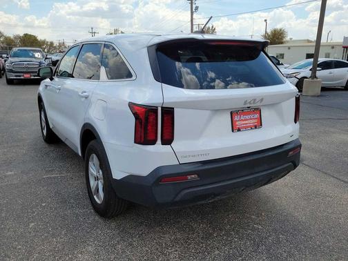 2023 Kia Sorento LX