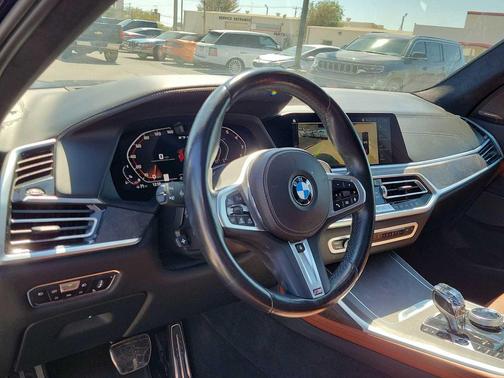 2022 BMW X7 M50i