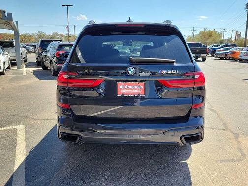2022 BMW X7 M50i