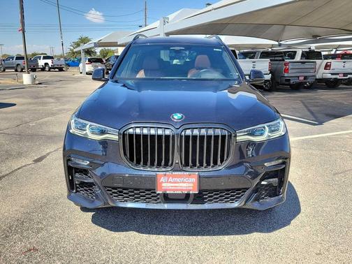 2022 BMW X7 M50i