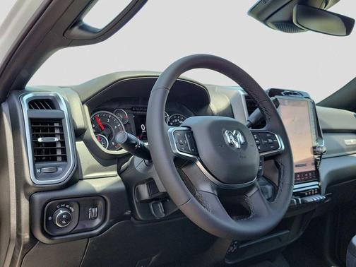 2025 RAM 2500 Lone Star Crew Cab 4x4 6'4' Box