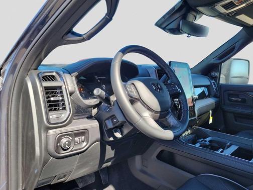 2025 RAM 2500 Limited Crew Cab 4x4 6'4' Box