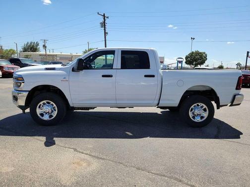 2025 RAM 2500 Tradesman Crew Cab 4x4 6'4' Box