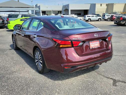 2025 Nissan Altima SV FWD
