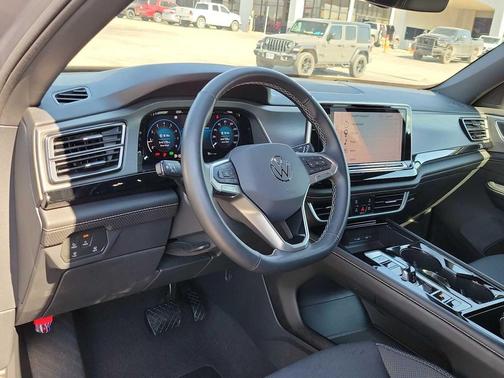 2024 Volkswagen Atlas Cross Sport 2.0T SE w/Technology 4MOTION