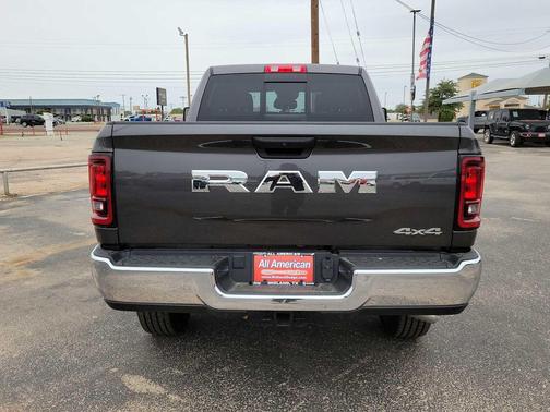 2025 RAM 2500 Tradesman Crew Cab 4x4 6'4' Box