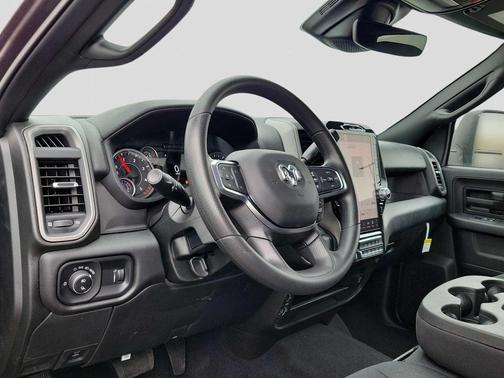 2025 RAM 2500 Tradesman Crew Cab 4x4 6'4' Box