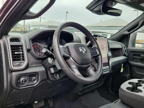 2025 RAM 2500 Tradesman Crew Cab 4x4 6'4' Box