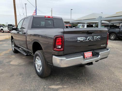 2025 RAM 2500 Tradesman Crew Cab 4x4 6'4' Box