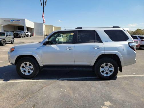 2024 Toyota 4Runner SR5