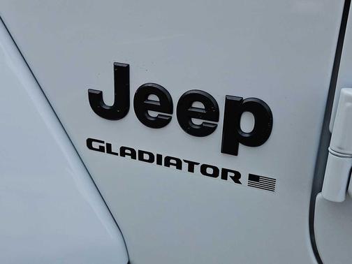 Bright White Clearcoat 2026 Jeep Gladiator Texas Trail 4x4