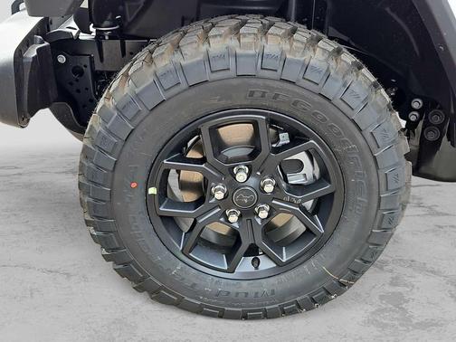 Bright White Clearcoat 2026 Jeep Gladiator Texas Trail 4x4