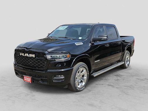 Diamond Black Crystal Pearlcoat 2026 RAM 1500 Lone Star