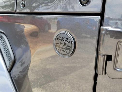 Granite Crystal Metallic Clearcoat 2026 Jeep Gladiator Texas Trail 4x4