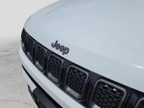 Bright White Clearcoat 2024 Jeep Compass Limited