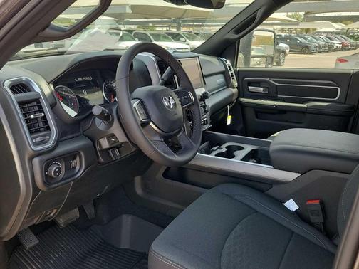 2025 RAM 2500 Big Horn Crew Cab 4x4 6'4' Box