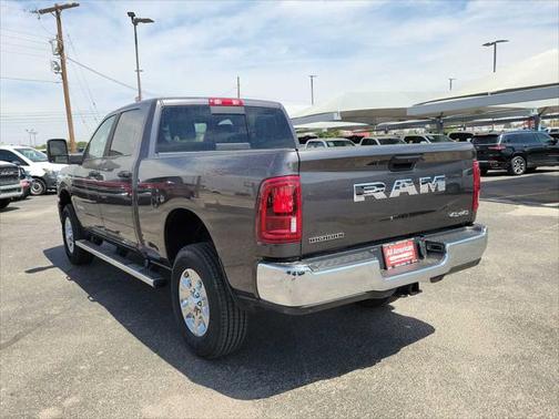 2025 RAM 2500 Big Horn Crew Cab 4x4 6'4' Box