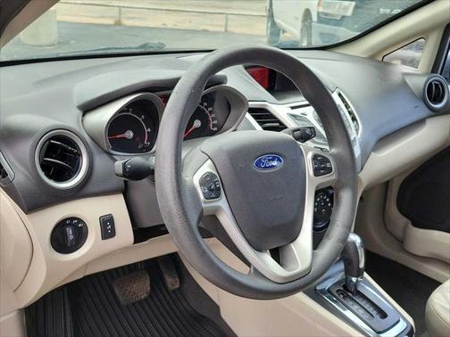 2013 Ford Fiesta SE