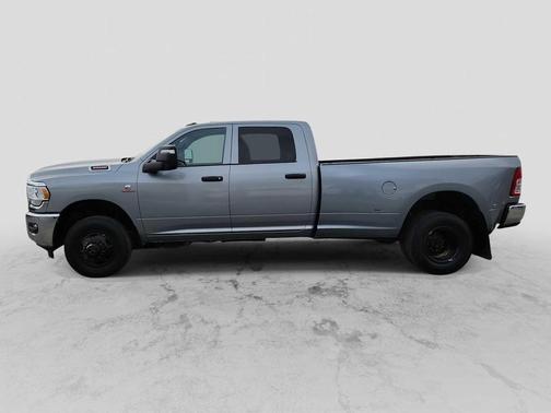2024 RAM 3500 Tradesman Crew Cab 4x4 8' Box