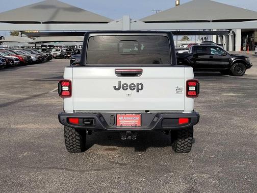 2026 Jeep Gladiator Willys
