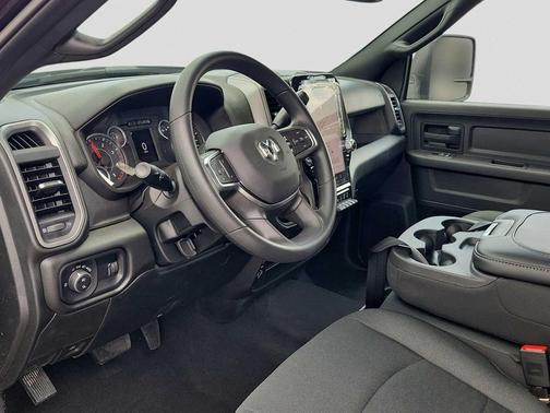 2025 RAM 2500 Tradesman Crew Cab 4x4 6'4' Box