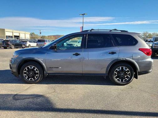 2020 Nissan Pathfinder SL 2WD