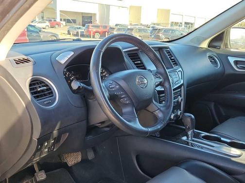 2020 Nissan Pathfinder SL 2WD