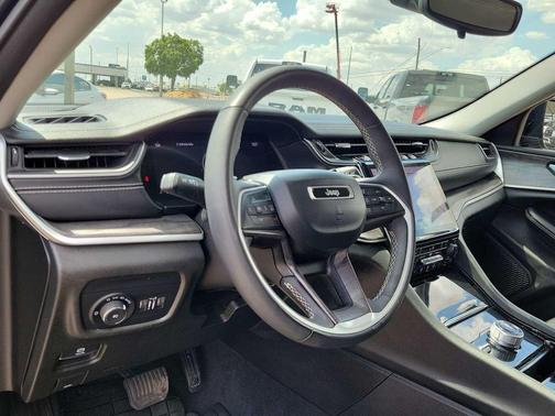 2023 Jeep Grand Cherokee Limited X