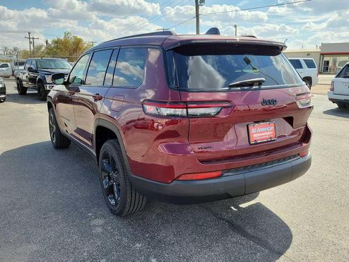 2025 Jeep Grand Cherokee Altitude