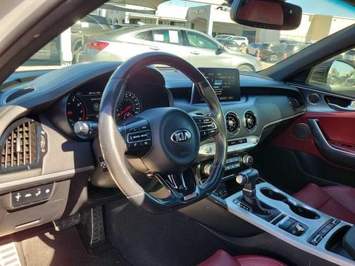 2020 Kia Stinger GT1