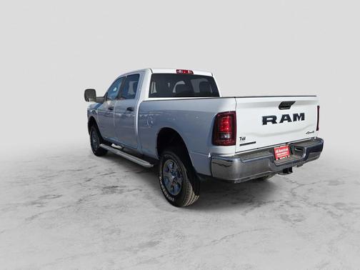 Bright White Clearcoat 2025 RAM 2500 Big Horn Crew Cab 4x4 6'4' Box