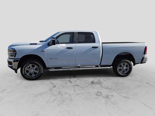 Bright White Clearcoat 2025 RAM 2500 Big Horn Crew Cab 4x4 6'4' Box