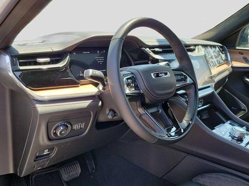 bright white clearcoat 2026 Jeep Grand Cherokee Summit
